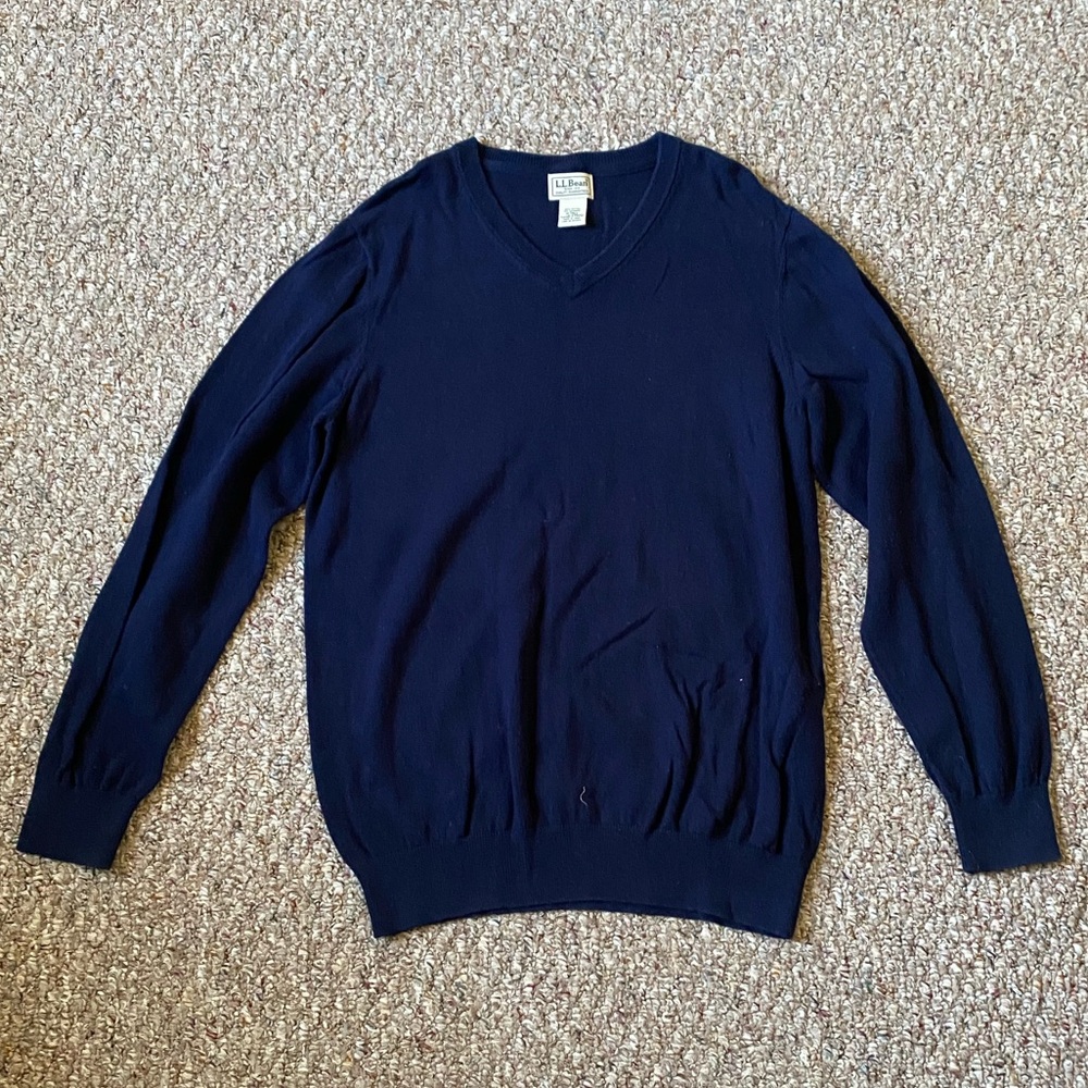 L.L. Bean Men's Deep Navy V-Neck Sweater